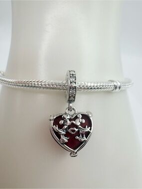 Pandora Disney Mickey & Minnie Mouse Kiss Red Murano Glass Dangle Charm